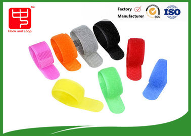 Color de nuevo a la atadura de cables trasera/a la correa de nylon de la sujeción